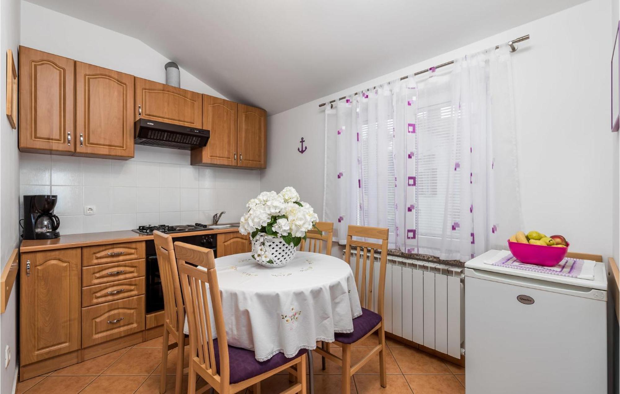 2 Bedroom Beautiful Apartment In Rukavac Rukavac  Eksteriør bilde